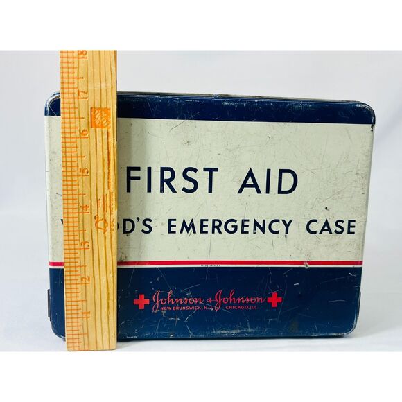 Antique Johnson & Johnson First Aid Wood's Emergency Case Metal Supplies TIN - Picture 8 of 9